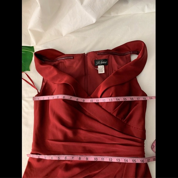 NEW‎ $358 La Femme Surplice Off the Shoulder Gown in Burgundy [SZ 12 ] - Picture 9 of 9